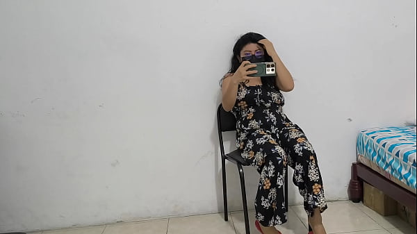 im in the mood to fuck and im alone at home