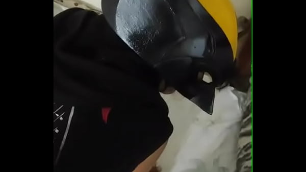 rica culona con mascara de wolverine